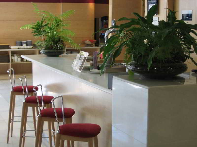 马德里-里瓦斯快捷假日酒店 里瓦斯 - 瓦希安马德里 餐厅 照片