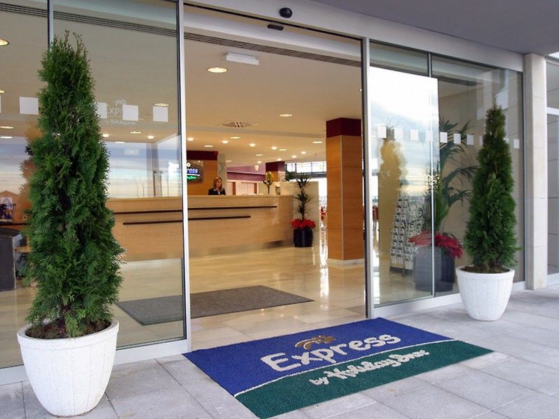 马德里-里瓦斯快捷假日酒店 里瓦斯 - 瓦希安马德里 外观 照片